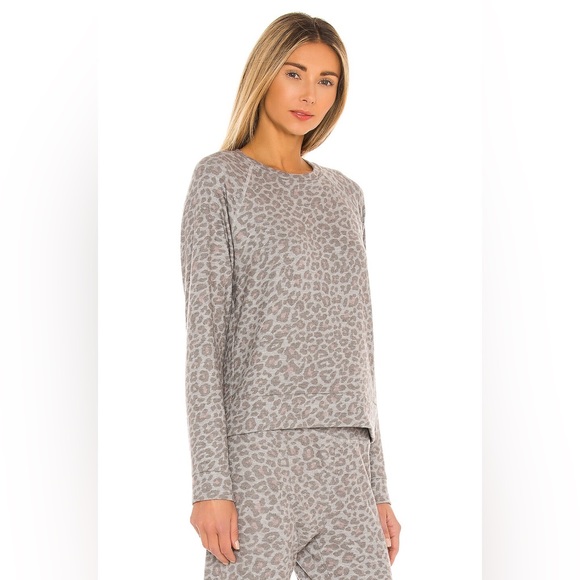 NWT Beyond Yoga Favorite Raglan Crew Pullover in Chai Cocoa Brown Leopard XS - Picture 3 of 14